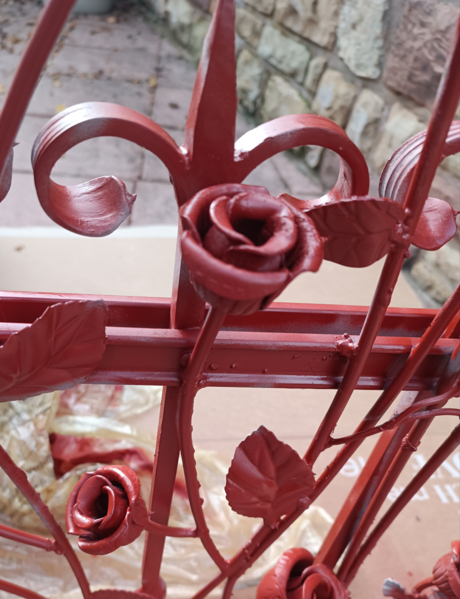 Grundierung des Rosentors